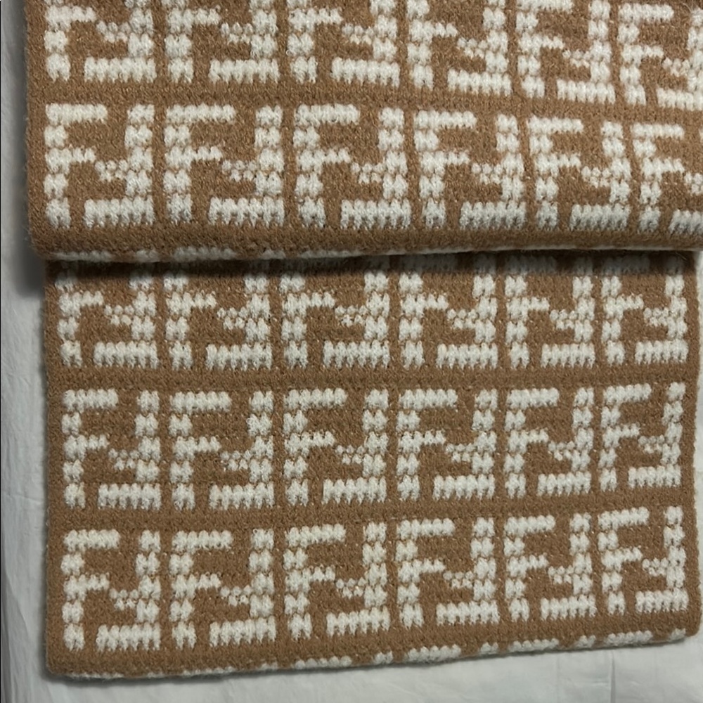 Fendi Beige and White Knit Scarf